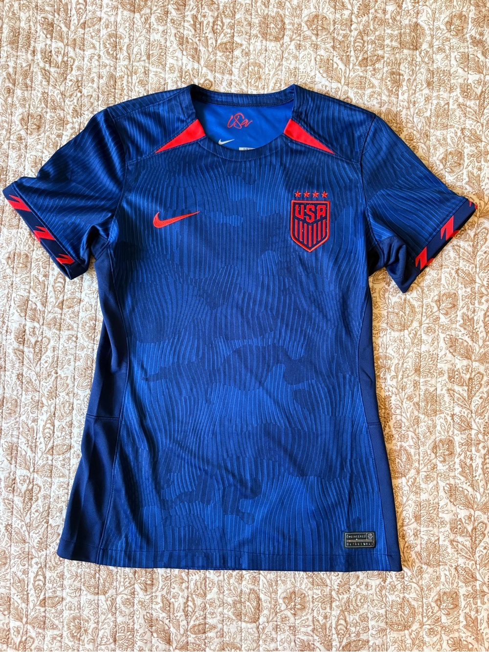 Throwback Nike Women’s U.S. Soccer Navy Blue & Red Jersey Shirt